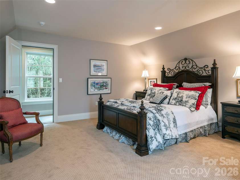 39 Beadle Lane, Asheville, NC 28803.  MLS# CAR4415544, YatesRealty ID 44959. 