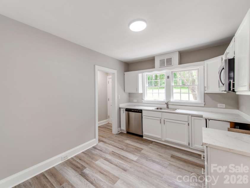 113 Falls Street, Morganton, NC 28655.  MLS# CAR4345012, YatesRealty ID 4496. 