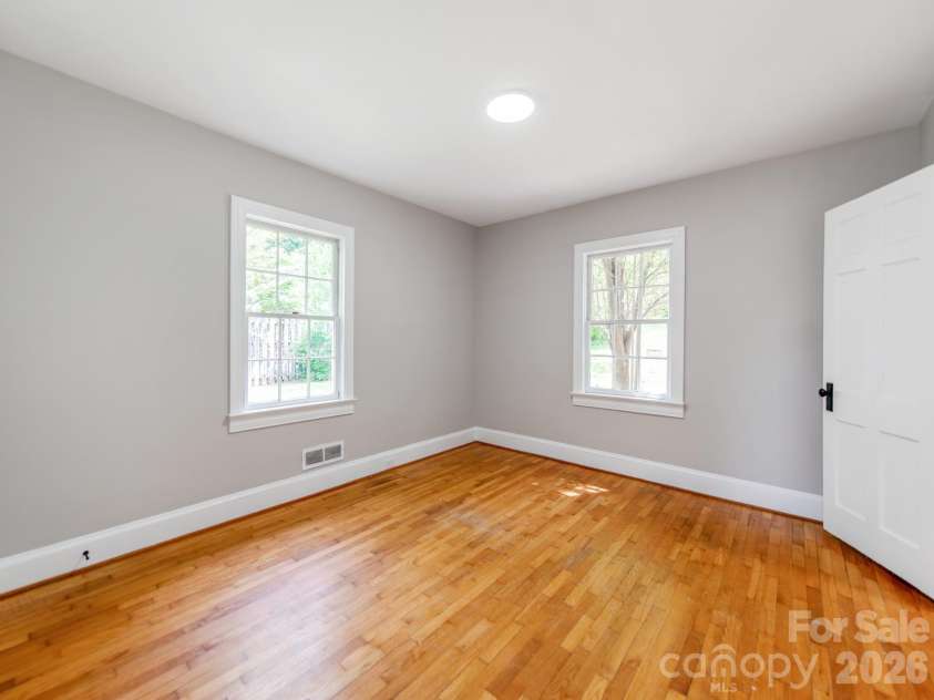 113 Falls Street, Morganton, NC 28655.  MLS# CAR4345012, YatesRealty ID 4496. 