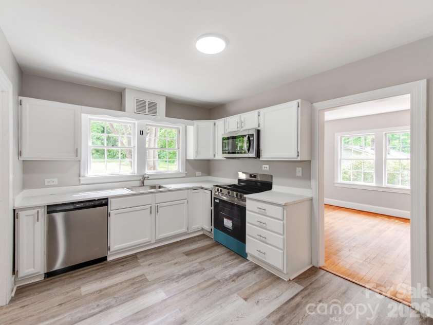 113 Falls Street, Morganton, NC 28655.  MLS# CAR4345012, YatesRealty ID 4496. 