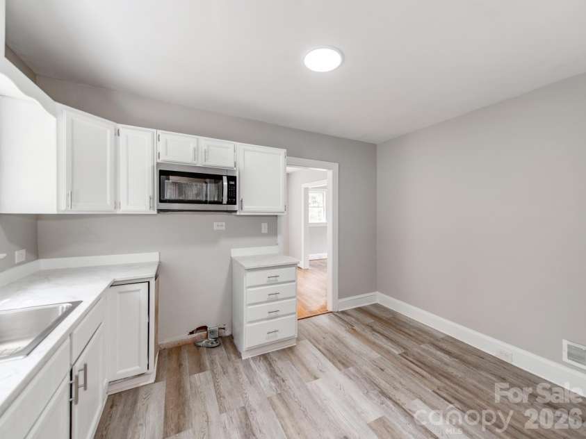 113 Falls Street, Morganton, NC 28655.  MLS# CAR4419050, YatesRealty ID 4496. 