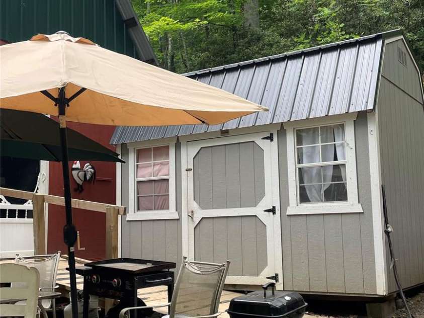 1526 Pine Mountain Road, Creston, NC 28615.  MLS# CAR4415411, YatesRealty ID 44960. 