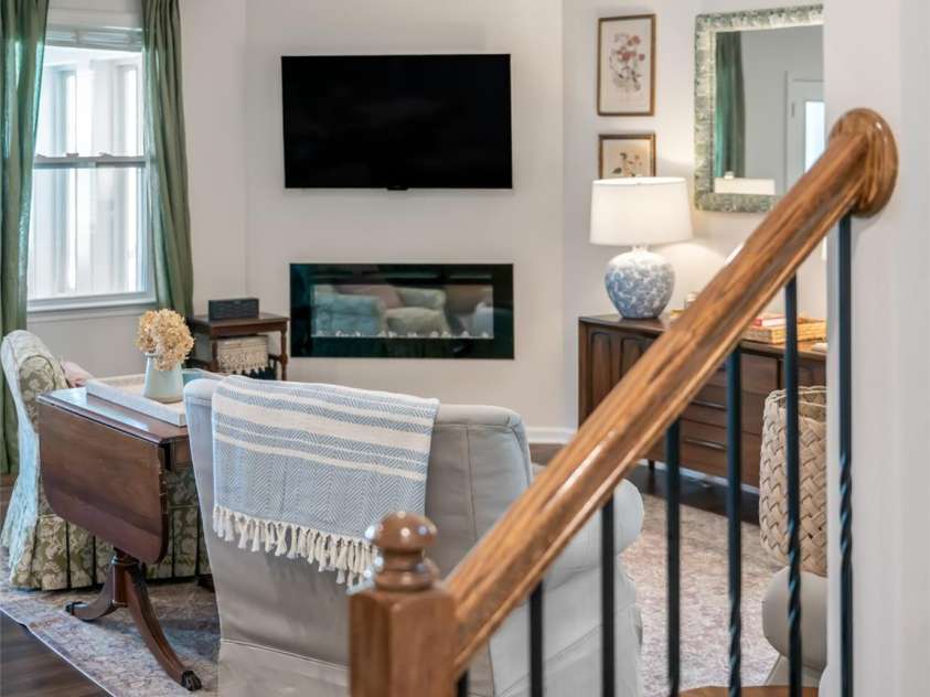 596 Country Oak Drive, Asheville, NC 28804.  MLS# CAR4415536, YatesRealty ID 44963. 
