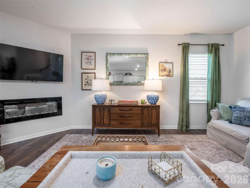596 Country Oak Drive, Asheville, NC 28804.  MLS# CAR4415536, YatesRealty ID 44963. 