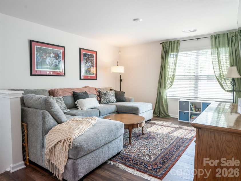 596 Country Oak Drive, Asheville, NC 28804.  MLS# CAR4415536, YatesRealty ID 44963. 