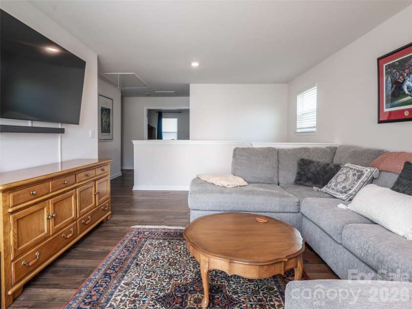 596 Country Oak Drive, Asheville, NC 28804.  MLS# CAR4415536, YatesRealty ID 44963. 