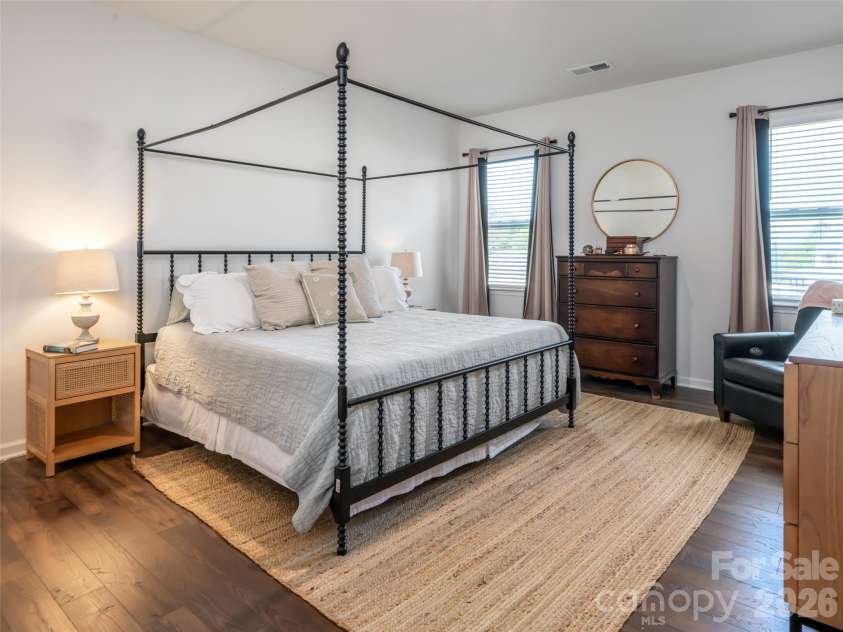 596 Country Oak Drive, Asheville, NC 28804.  MLS# CAR4415536, YatesRealty ID 44963. 
