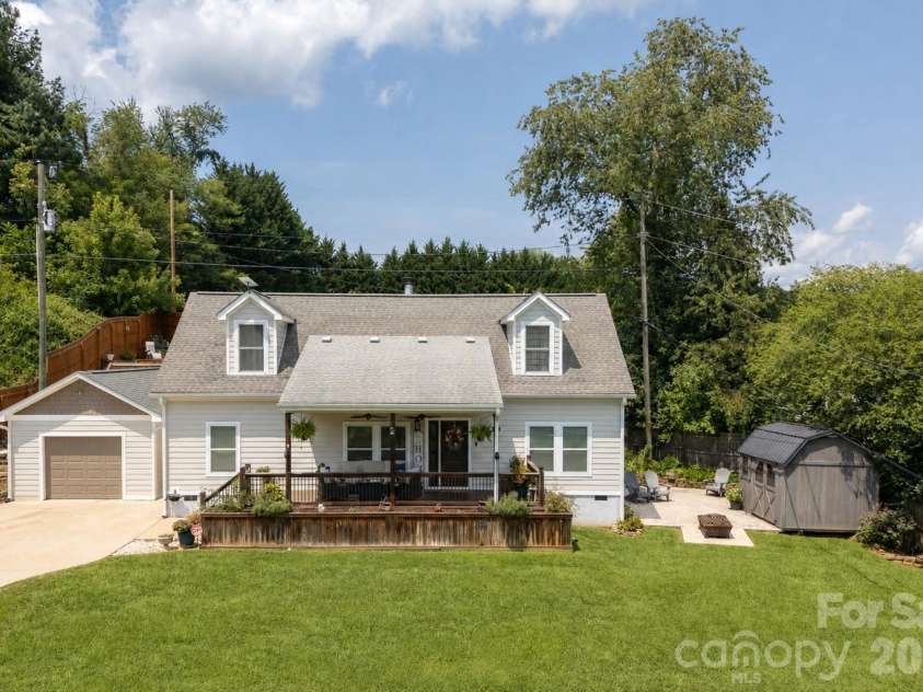 8 Blaines Way, Candler, NC 28715.  MLS# CAR4406500, YatesRealty ID 44964. 8 Blaines Way