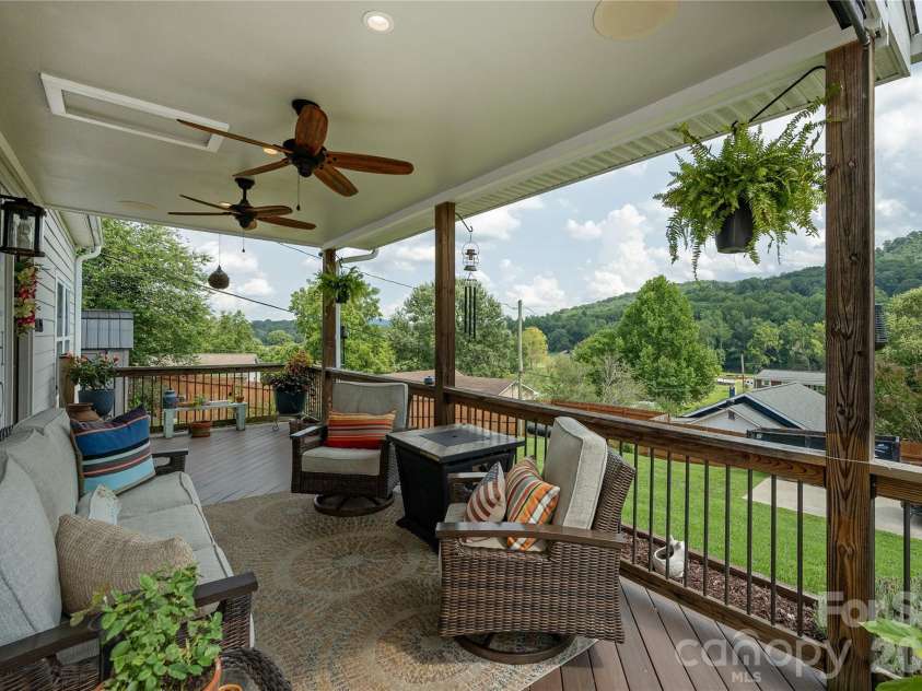 8 Blaines Way, Candler, NC 28715.  MLS# CAR4406500, YatesRealty ID 44964. Covered front porch
