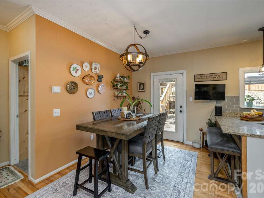 8 Blaines Way, Candler, NC 28715.  MLS# CAR4406500, YatesRealty ID 44964. Dining area