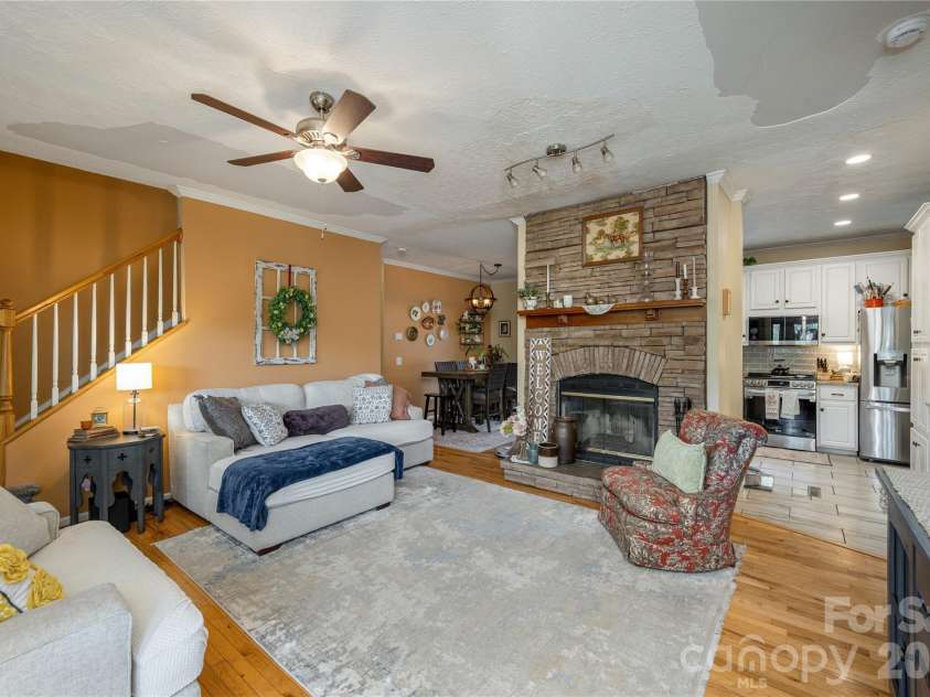 8 Blaines Way, Candler, NC 28715.  MLS# CAR4406500, YatesRealty ID 44964. Hardwood floors