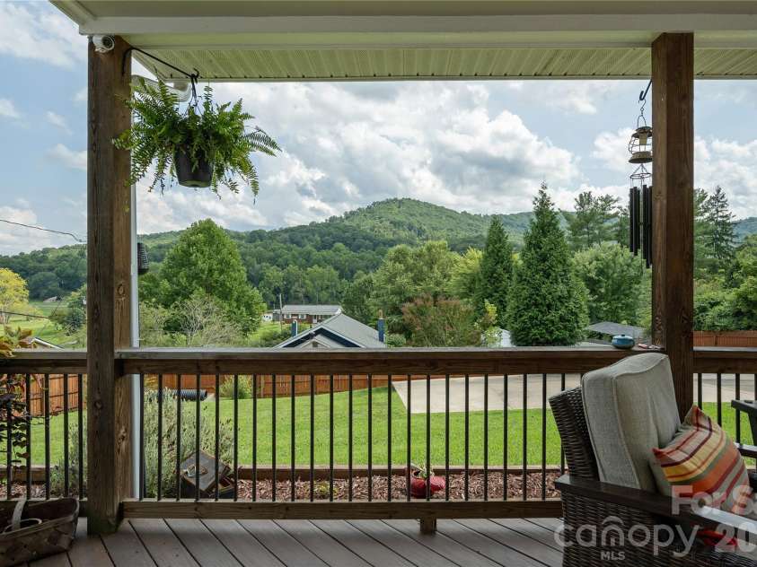 8 Blaines Way, Candler, NC 28715.  MLS# CAR4406500, YatesRealty ID 44964. Views