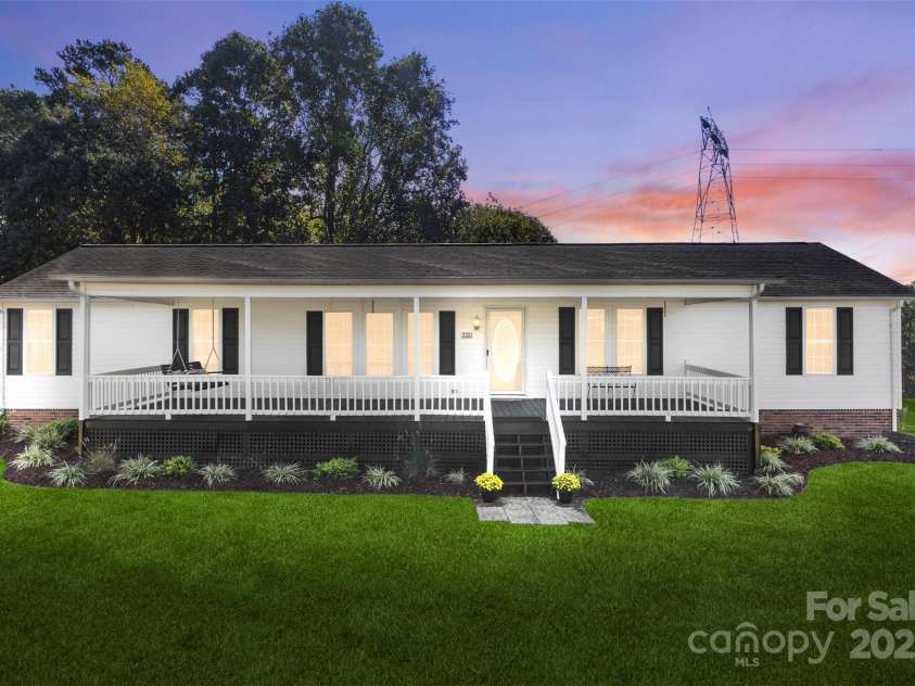 320 Huffstetler Lake Road, Dallas, NC 28034.  MLS# CAR4312031, YatesRealty ID 44965. 