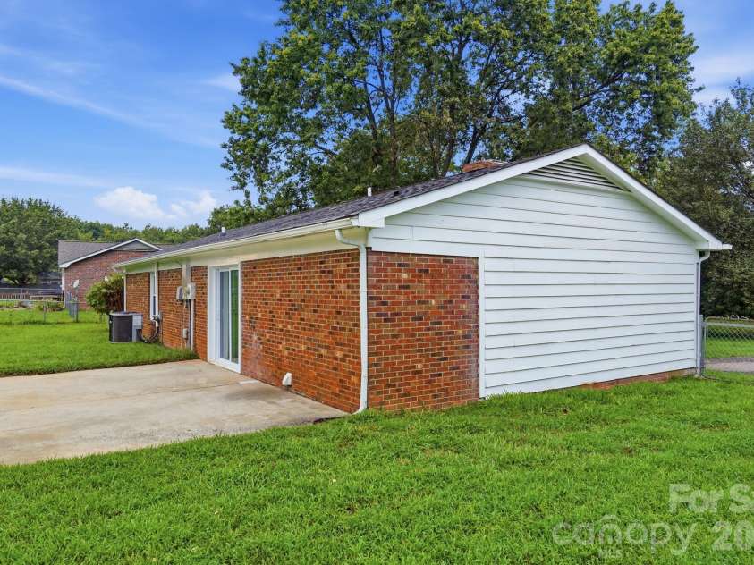 107 Bain Road, Kings Mountain, NC 28086.  MLS# CAR4415276, YatesRealty ID 44966. 