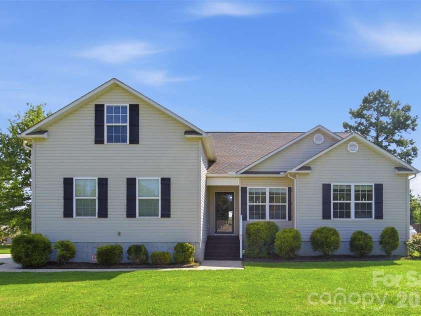 416 Stacy Lane, York, SC 29745.  MLS# CAR4410017, YatesRealty ID 44967. 