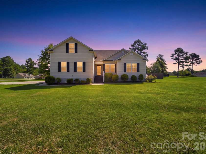 416 Stacy Lane, York, SC 29745.  MLS# CAR4410017, YatesRealty ID 44967. 