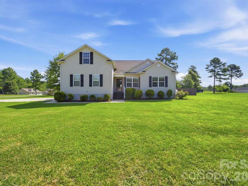 416 Stacy Lane, York, SC 29745.  MLS# CAR4410017, YatesRealty ID 44967. 