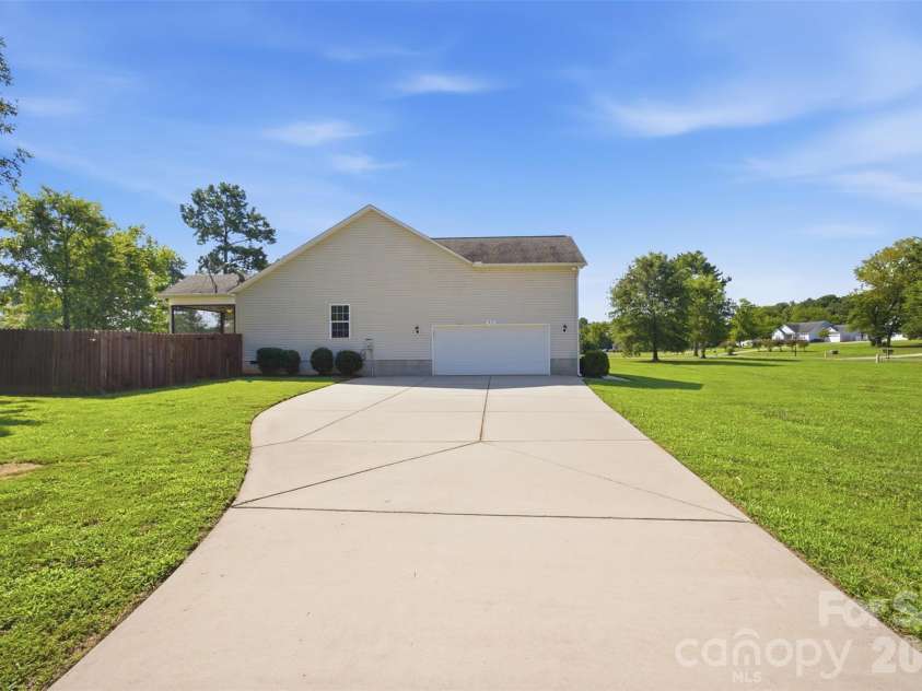416 Stacy Lane, York, SC 29745.  MLS# CAR4410017, YatesRealty ID 44967. 