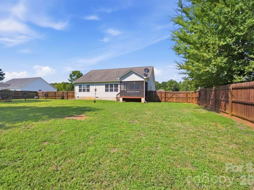 416 Stacy Lane, York, SC 29745.  MLS# CAR4410017, YatesRealty ID 44967. 