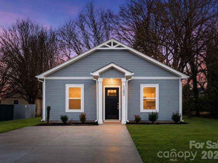 1910 Wilson W Lee Boulevard, Statesville, NC 28677.  MLS# CAR4415546, YatesRealty ID 44968. Representation