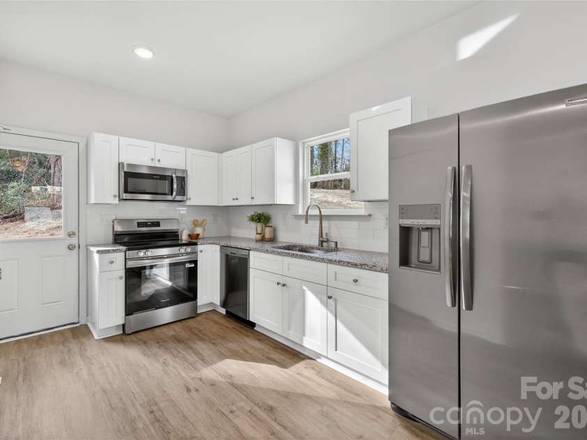 1910 Wilson W Lee Boulevard, Statesville, NC 28677.  MLS# CAR4415546, YatesRealty ID 44968. Representation