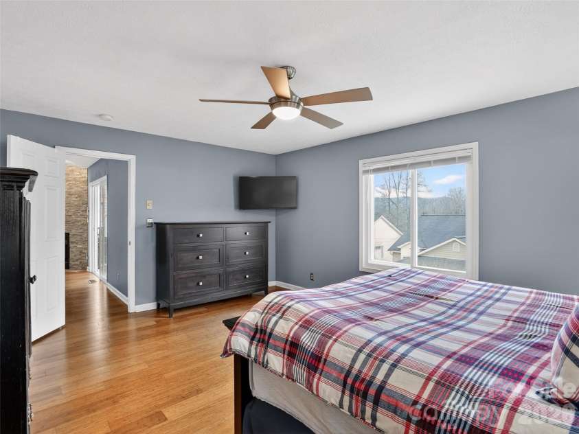 17 Driver Court, Hendersonville, NC 28739.  MLS# CAR4346036, YatesRealty ID 4497. 