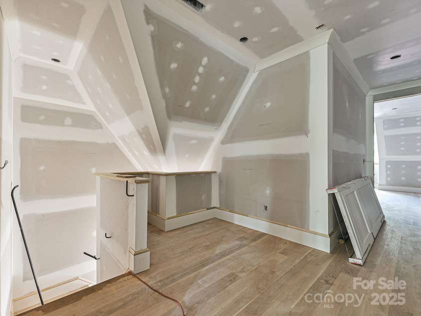 1969 Maryland Avenue, Charlotte, NC 28209.  MLS# CAR4129352, YatesRealty ID 4497. Third Floor