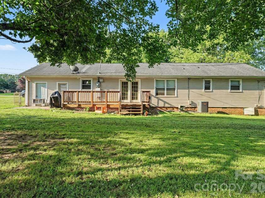 105 Stoneybrook Road, Salisbury, NC 28147.  MLS# CAR4371157, YatesRealty ID 44971. 