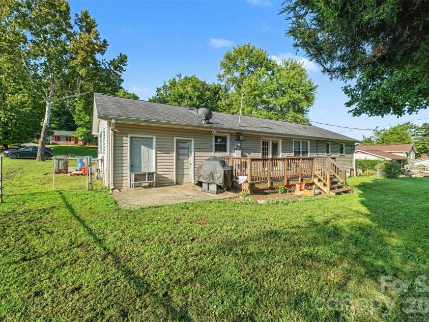 105 Stoneybrook Road, Salisbury, NC 28147.  MLS# CAR4371157, YatesRealty ID 44971. 
