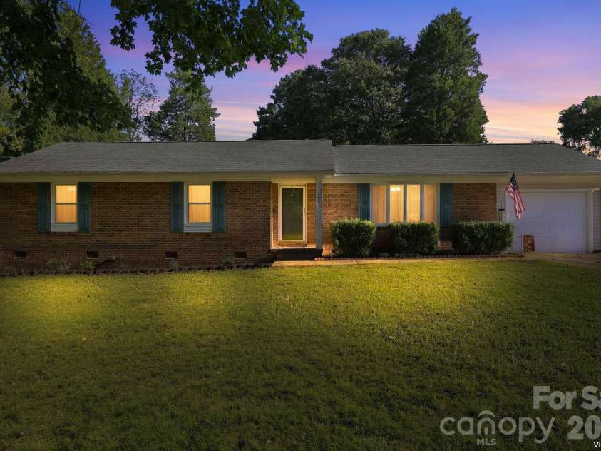 105 Stoneybrook Road, Salisbury, NC 28147.  MLS# CAR4426829, YatesRealty ID 44971. 