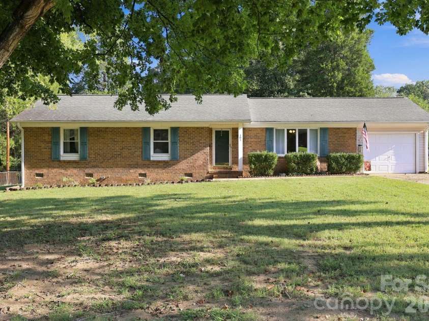 105 Stoneybrook Road, Salisbury, NC 28147.  MLS# CAR4426829, YatesRealty ID 44971. 