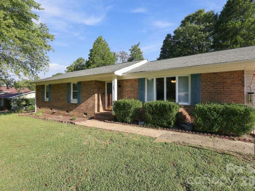 105 Stoneybrook Road, Salisbury, NC 28147.  MLS# CAR4426829, YatesRealty ID 44971. 