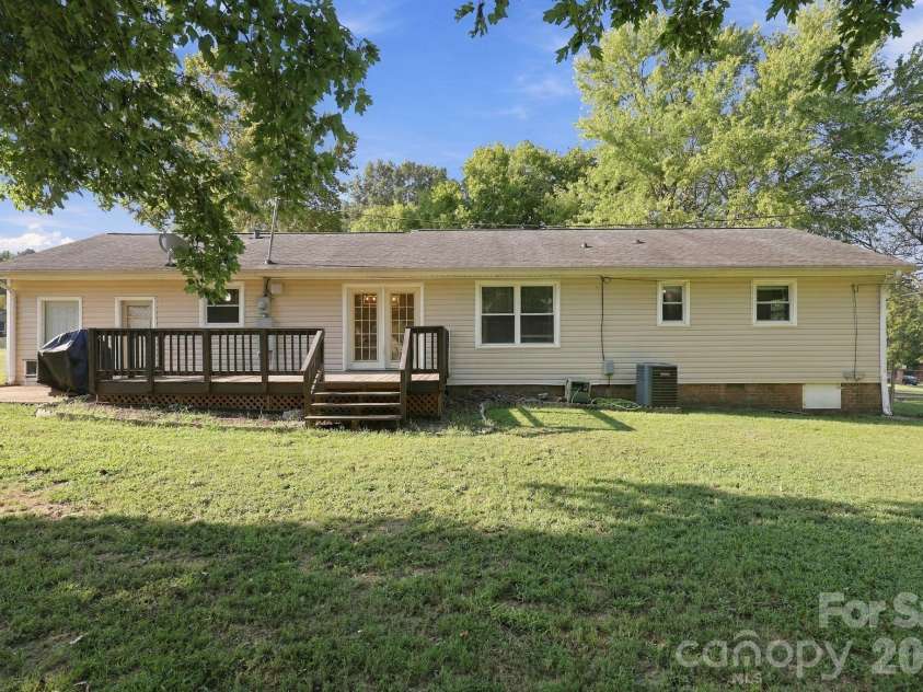 105 Stoneybrook Road, Salisbury, NC 28147.  MLS# CAR4426829, YatesRealty ID 44971. 
