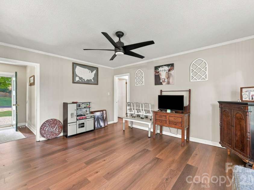 105 Stoneybrook Road, Salisbury, NC 28147.  MLS# CAR4426829, YatesRealty ID 44971. 