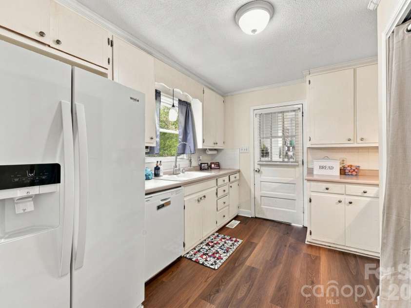 105 Stoneybrook Road, Salisbury, NC 28147.  MLS# CAR4426829, YatesRealty ID 44971. 