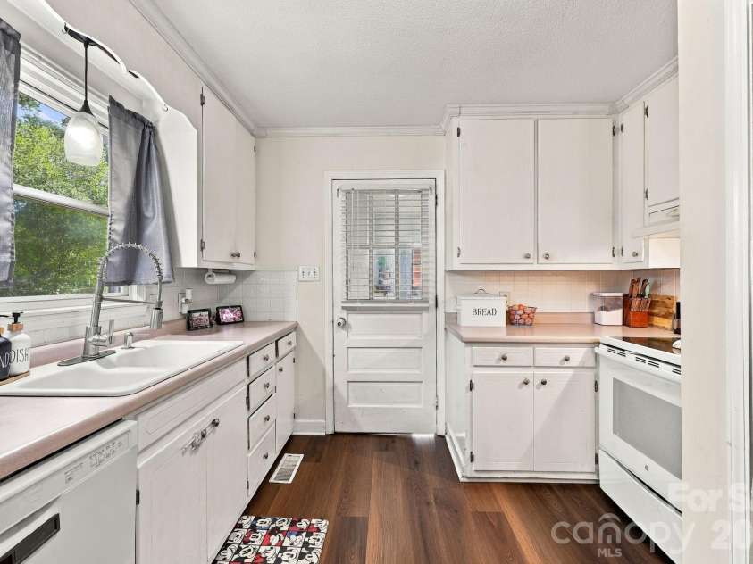 105 Stoneybrook Road, Salisbury, NC 28147.  MLS# CAR4426829, YatesRealty ID 44971. 