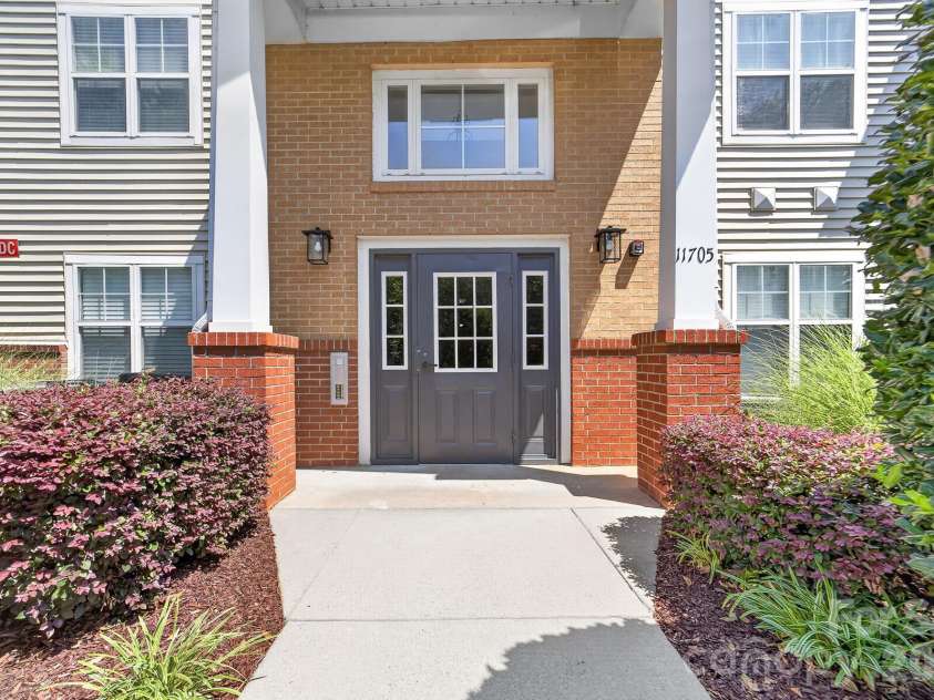 11721 Ridgeway Park Drive, Charlotte, NC 28277.  MLS# CAR4397407, YatesRealty ID 44972. 