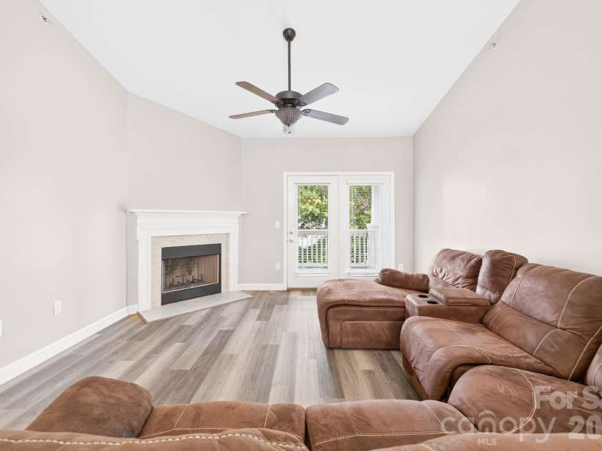 11721 Ridgeway Park Drive, Charlotte, NC 28277.  MLS# CAR4397407, YatesRealty ID 44972. 
