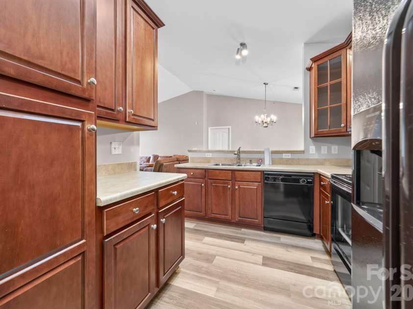 11721 Ridgeway Park Drive, Charlotte, NC 28277.  MLS# CAR4397407, YatesRealty ID 44972. 