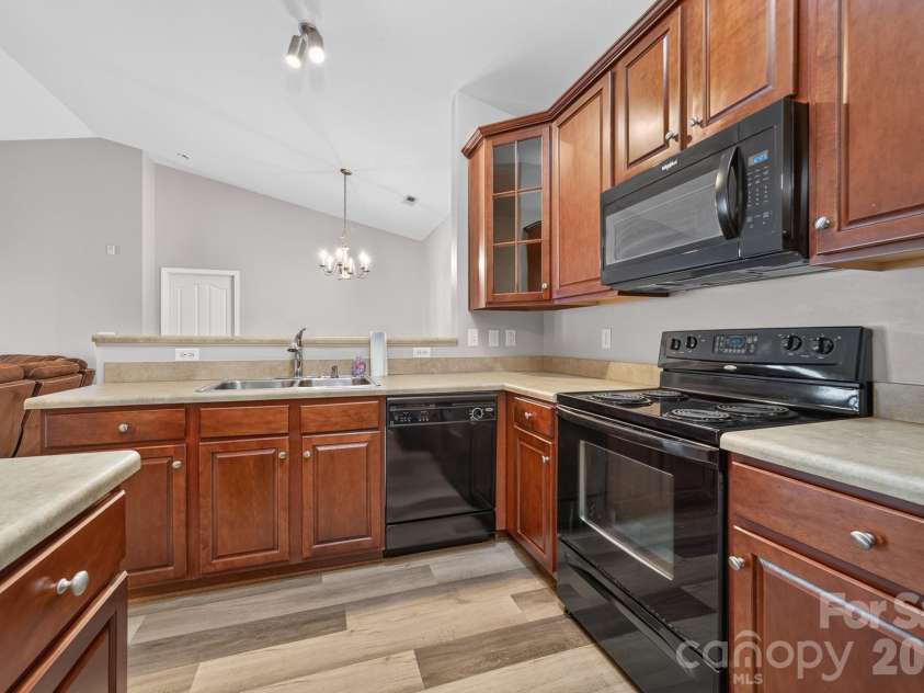 11721 Ridgeway Park Drive, Charlotte, NC 28277.  MLS# CAR4397407, YatesRealty ID 44972. 