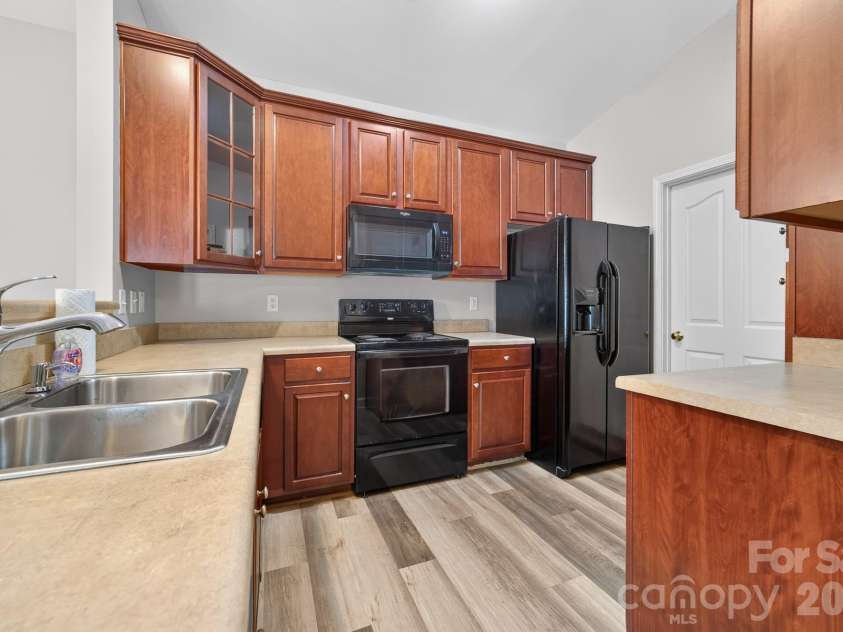 11721 Ridgeway Park Drive, Charlotte, NC 28277.  MLS# CAR4397407, YatesRealty ID 44972. 