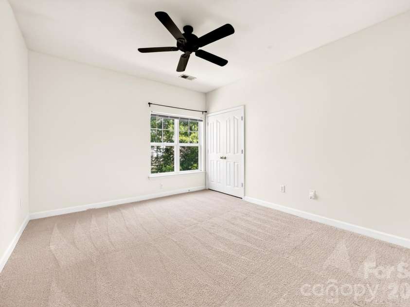 11721 Ridgeway Park Drive, Charlotte, NC 28277.  MLS# CAR4397407, YatesRealty ID 44972. 