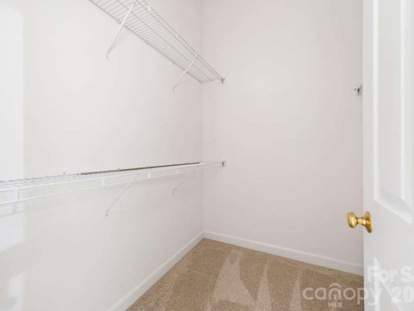11721 Ridgeway Park Drive, Charlotte, NC 28277.  MLS# CAR4397407, YatesRealty ID 44972. 