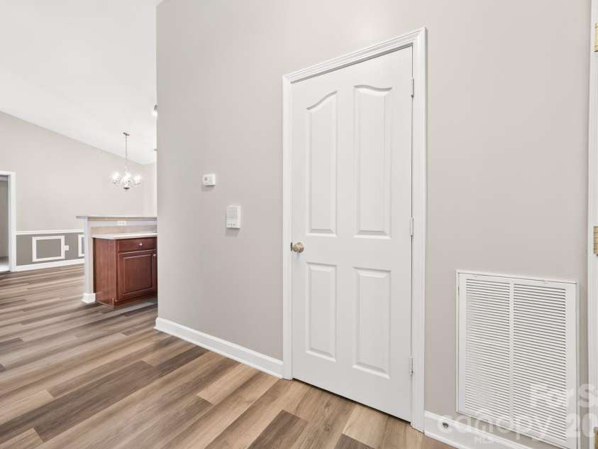 11721 Ridgeway Park Drive, Charlotte, NC 28277.  MLS# CAR4397407, YatesRealty ID 44972. 