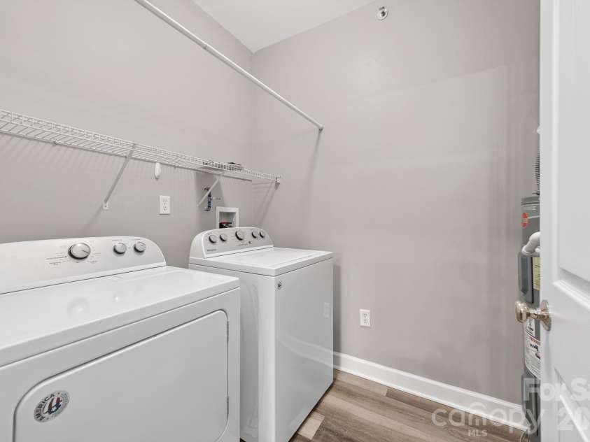 11721 Ridgeway Park Drive, Charlotte, NC 28277.  MLS# CAR4397407, YatesRealty ID 44972. 