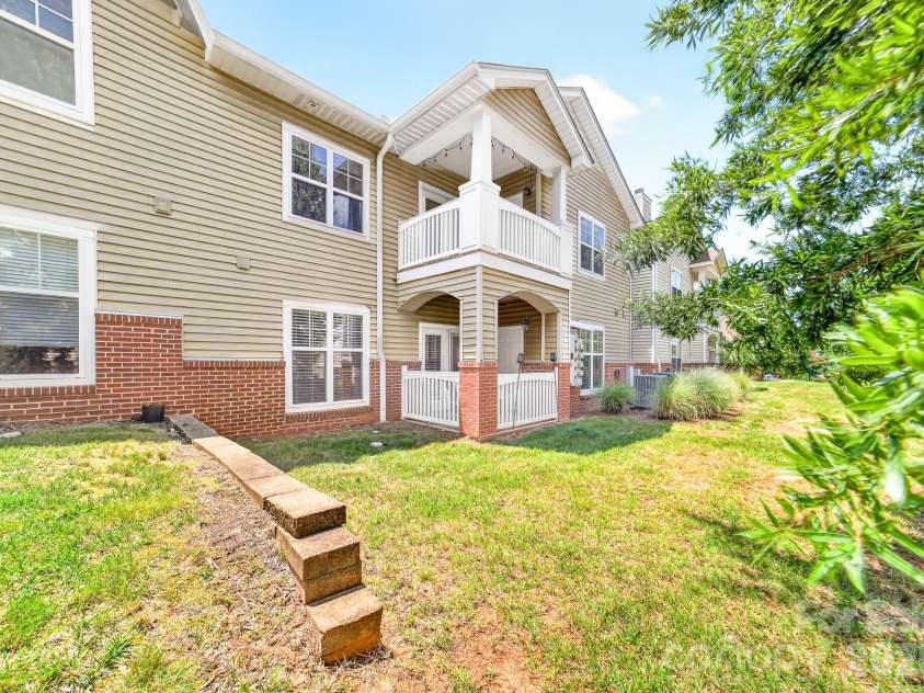11721 Ridgeway Park Drive, Charlotte, NC 28277.  MLS# CAR4397407, YatesRealty ID 44972. 
