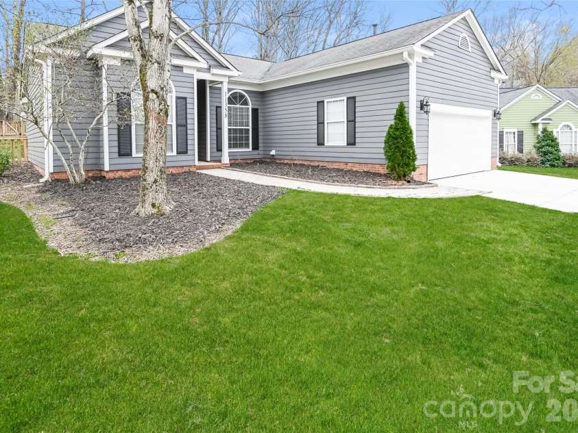 11358 Clayford Ridge, Charlotte, NC 28215.  MLS# CAR4415407, YatesRealty ID 44974. 