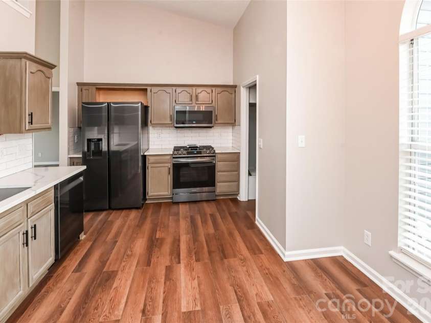 11358 Clayford Ridge, Charlotte, NC 28215.  MLS# CAR4415407, YatesRealty ID 44974. 