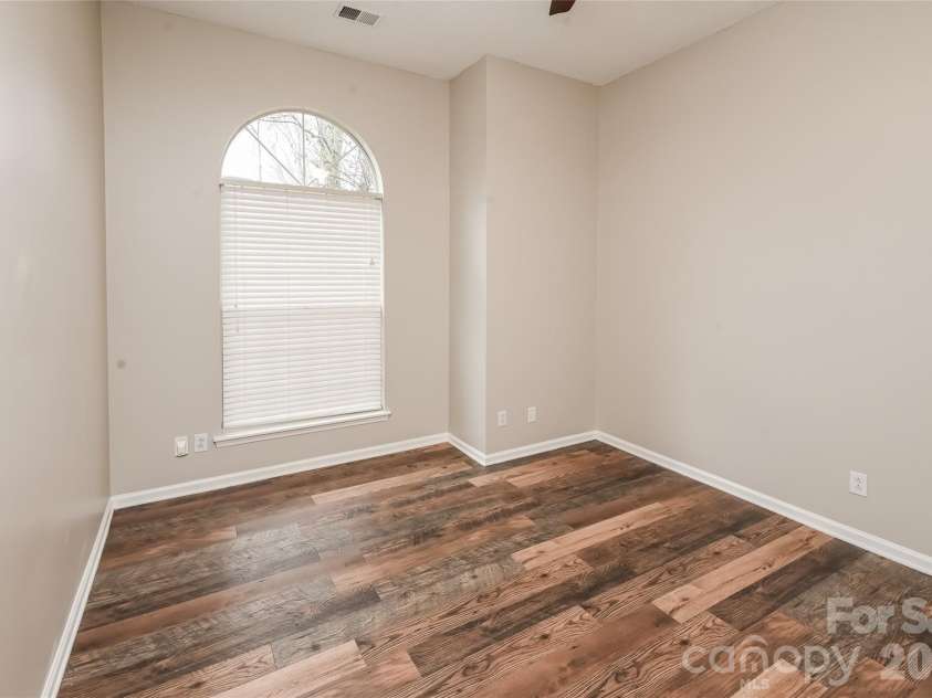 11358 Clayford Ridge, Charlotte, NC 28215.  MLS# CAR4415407, YatesRealty ID 44974. 