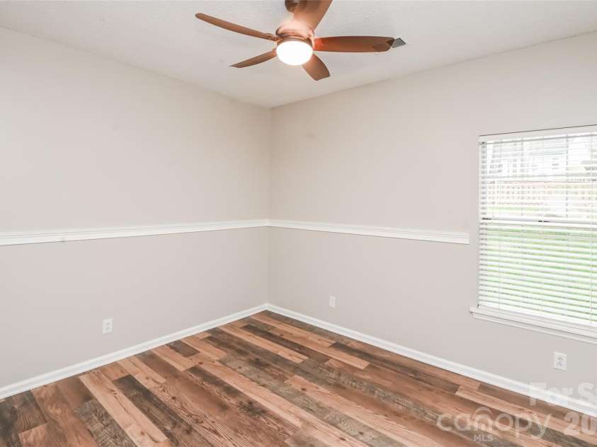11358 Clayford Ridge, Charlotte, NC 28215.  MLS# CAR4415407, YatesRealty ID 44974. 